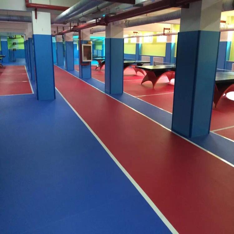 乒乓球場地專用塑膠地板 選購指南與批發(fā)要點解析
